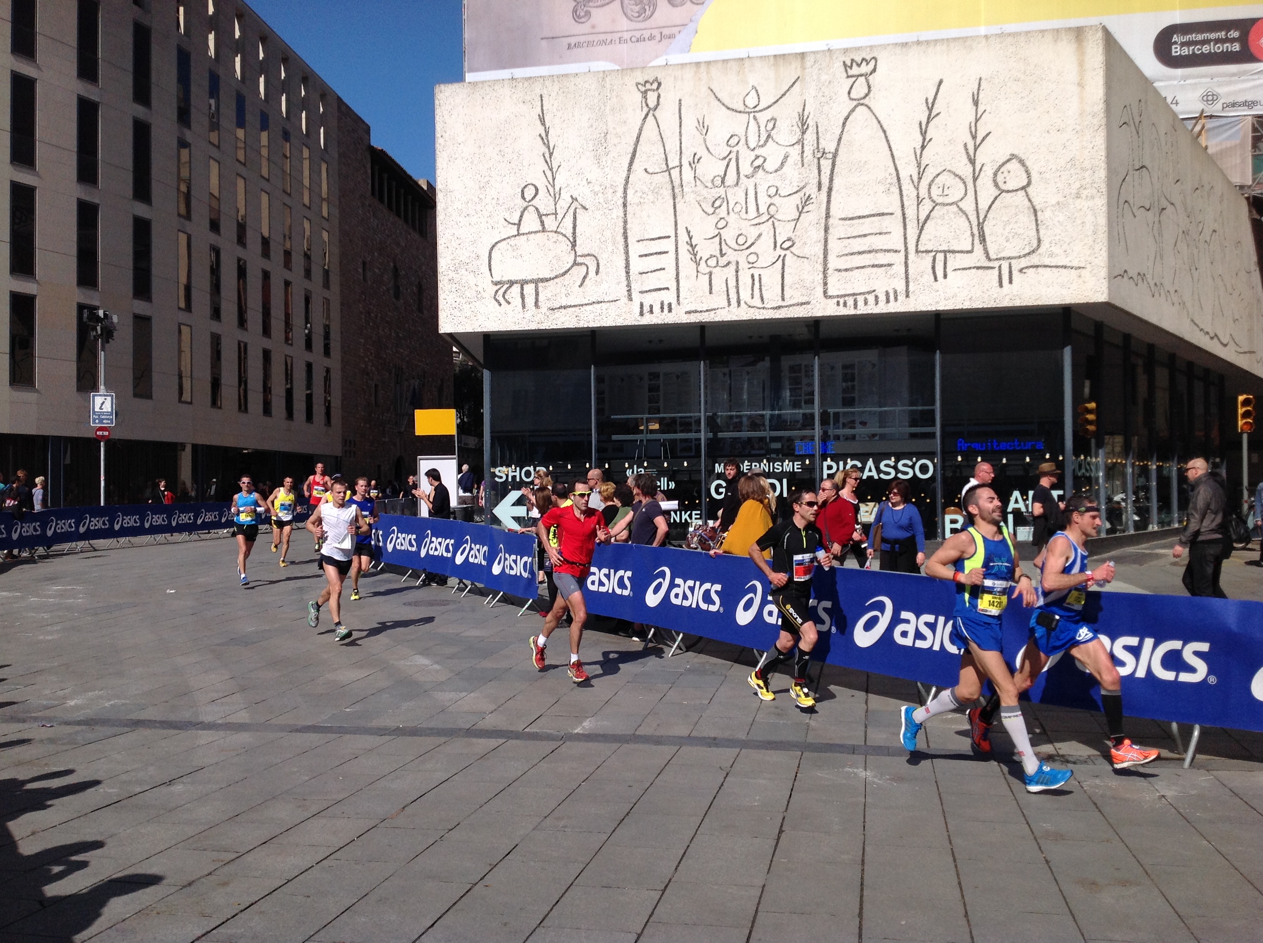 Maratonløb foran katedralen